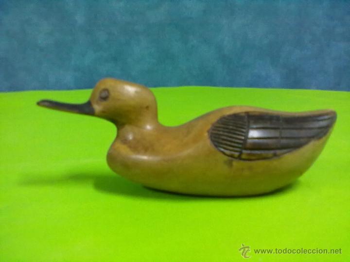 Vintage: PATO MADERA TALLADA Y COLOREADA