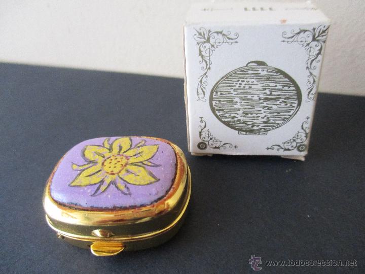 Vintage: CAJA PASTILLERO DE METAL Y ESMALTE. A&Ntilde;OS 70