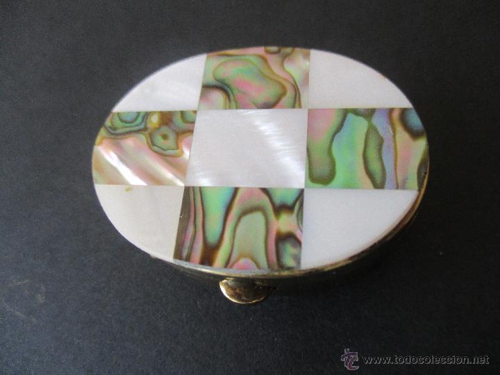 Vintage: CAJA PASTILLERO DE METAL Y N&Aacute;CAR A&Ntilde;OS 70