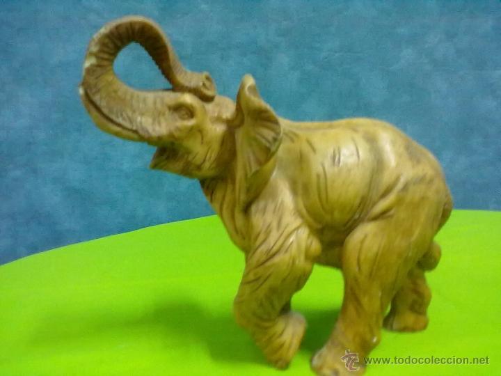 Vintage: FIGURA ELEFANTE RESINA O PLASTICO