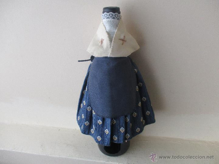 Vintage: FUNDA PARA LA BOTELLA DE VINO DE TRAJE REGIONAL - Foto 1