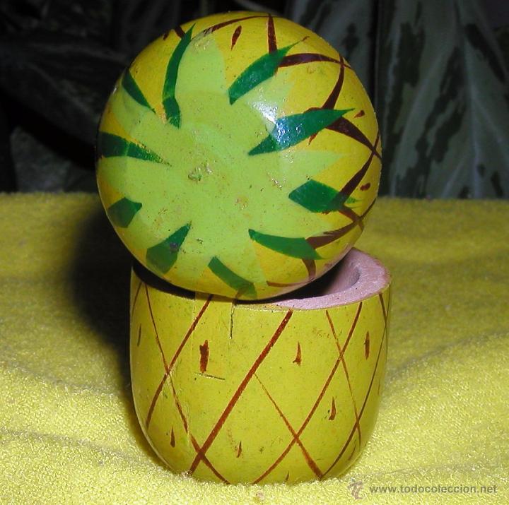 Vintage: PRECIOSA CAJITA DE MADERA VINTAGE A&Ntilde;OS 70 IMITANDO UNA PI&Ntilde;A Y PINTADA A MA&Ntilde;O