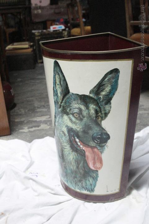 Vintage: paraguero de metal con imagen de un perro, vintage