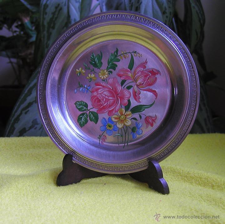 Vintage: PRECIOSO PLATO DE DECORACI&Oacute;N VINTAGE EN ACERO INOX 18/8 ARGENT CON DECORACI&Oacute;N FLORAL Y BASE EXPOSITO