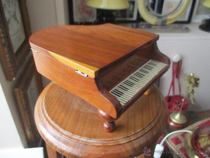 Vintage: CAJA DE MADERA JOYERO CON FORMA DE PIANO - Foto 1