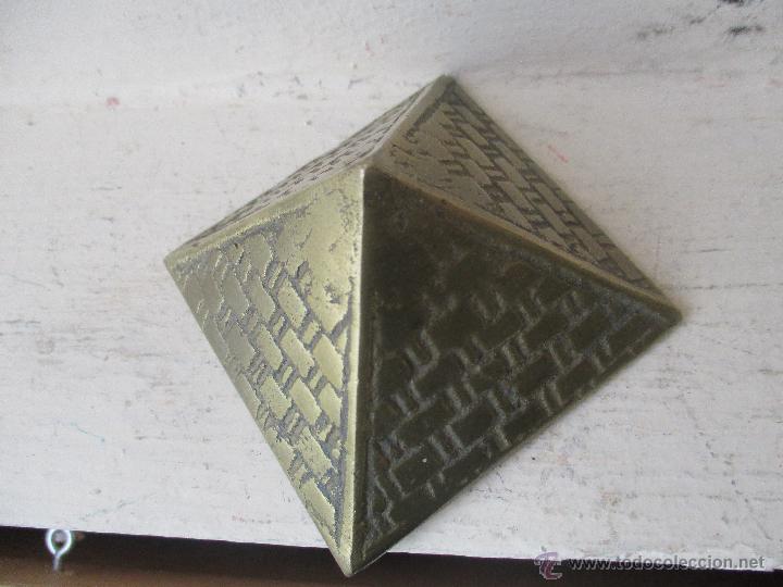 Vintage: PIR&Aacute;MIDE DE BRONCE, EGIPTO 1980 KEFREN - Foto 2