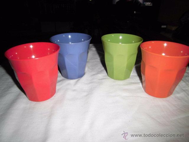 Vintage: 4 BONITOS  VASOS PLASTICO DURO - Foto 2