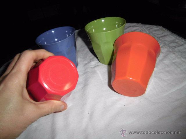 Vintage: 4 BONITOS  VASOS PLASTICO DURO - Foto 4