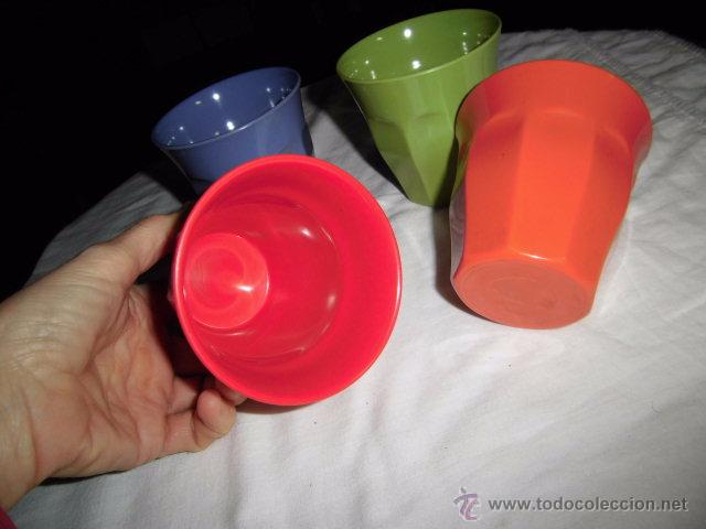 Vintage: 4 BONITOS  VASOS PLASTICO DURO - Foto 5