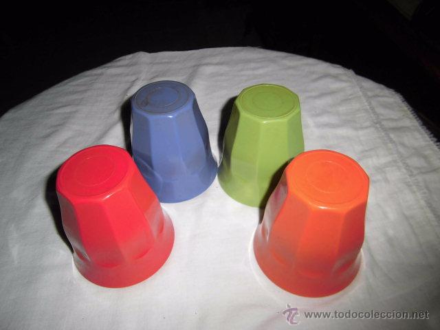 Vintage: 4 BONITOS  VASOS PLASTICO DURO - Foto 6