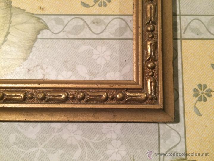 Vintage: Antiguo marco / portafotos de madera de los a&ntilde;os 60 con bonito relieve dorado