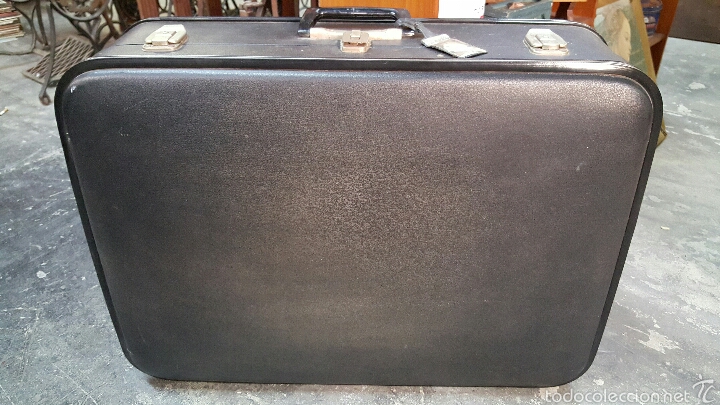 Vintage: Maleta vintage a&ntilde;os 60-70 con llave 67x53x20cm