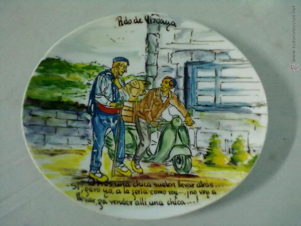 Vintage: PLATO PLASTICO PINTADO CON ESCENA VASCA