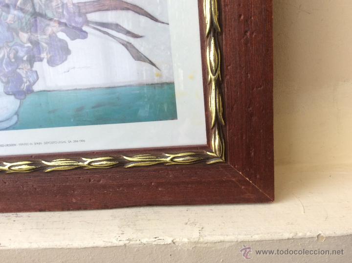 Vintage: MARCO DE MADERA CON LAMINA DE CLAUDE MONET IRIS EN EL JARRON - Foto 4