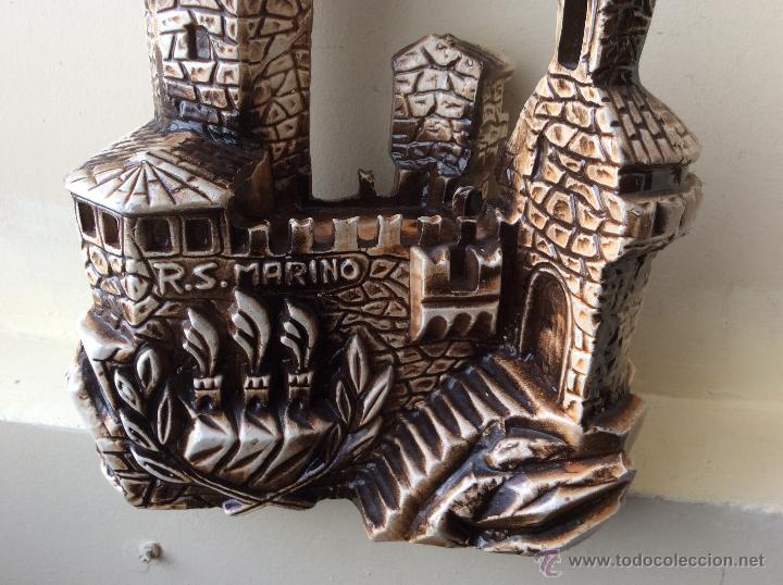 Vintage: BOTELLA CON FORMA DEL CASTILLO DE  LA REPUBLICA DE SAN MARINO - Foto 5