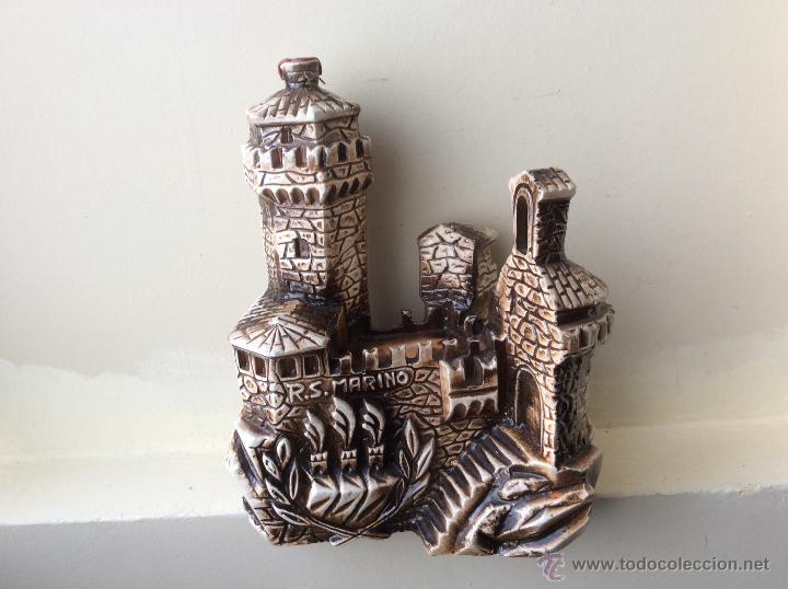 Vintage: BOTELLA CON FORMA DEL CASTILLO DE  LA REPUBLICA DE SAN MARINO - Foto 13