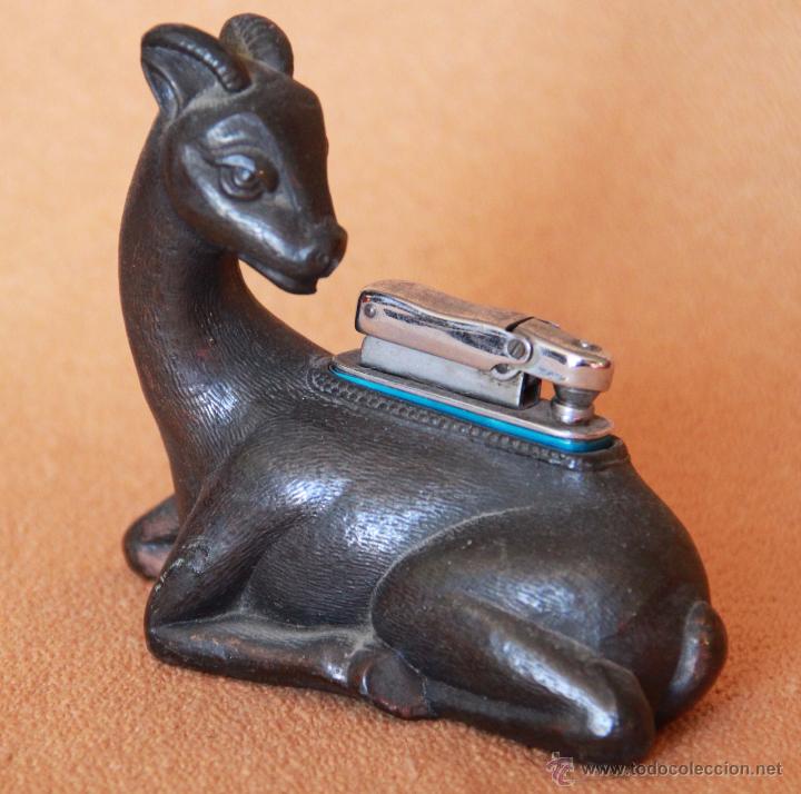 Vintage: CERVATILLO ENCENDEDOR EN BRONCE. A&ntilde;os 70 - Foto 1