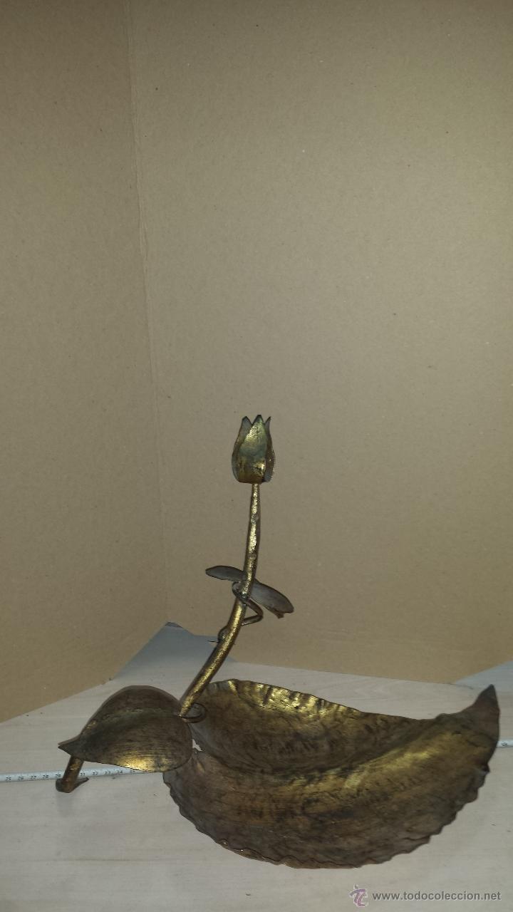 Vintage: CENTRO MESA HOJA METAL