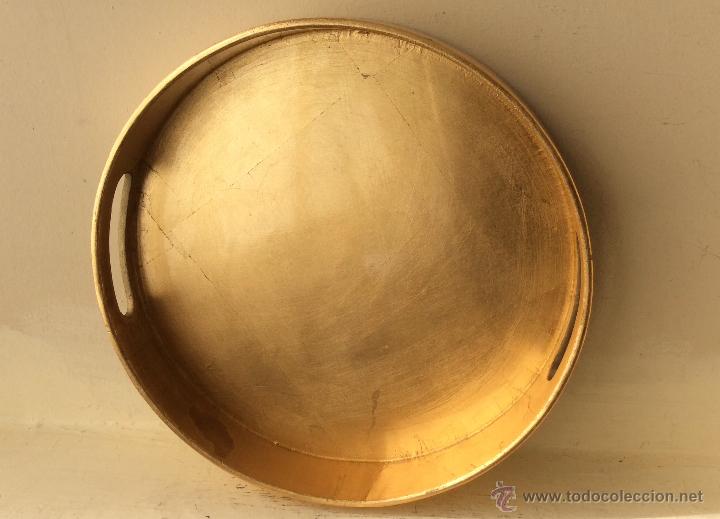 Vintage: BANDEJA DE MADERA LACADA EN DORADO - Foto 2
