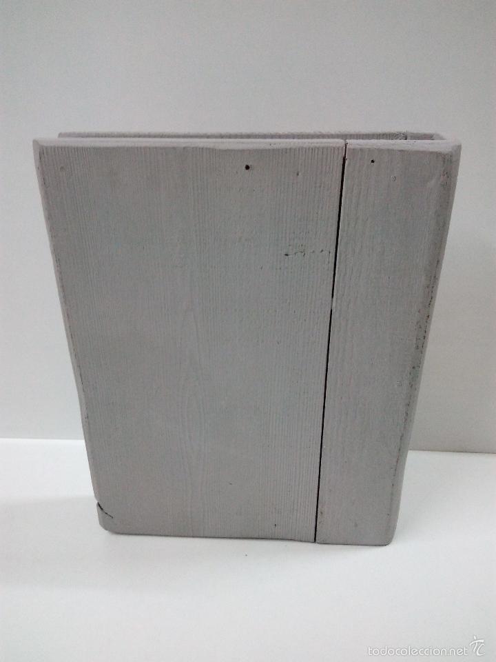 Vintage: CAJA CON FORMA DE LIBRO PARA COLGAR LAS LLAVES - Foto 4
