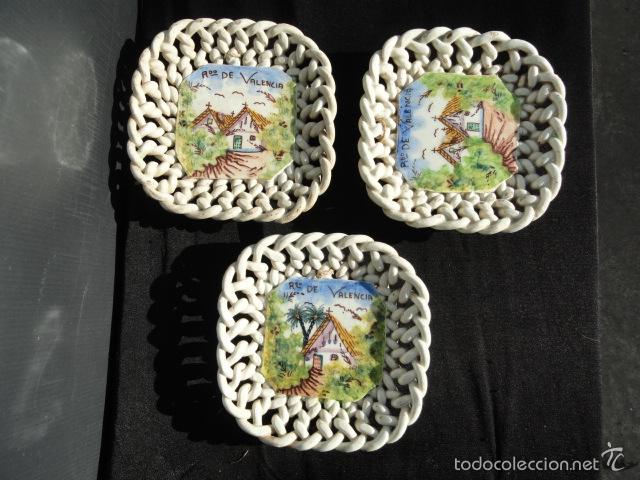 Vintage: LOTE DE 3 PLATOS DECORATIVOS RECUERDO DE VALENCIA. PROBABLEMENTE PORCELANA DE MANISES.