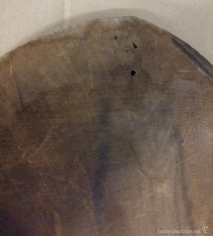 Vintage: Escudo de madera tallada, una pieza - Foto 2