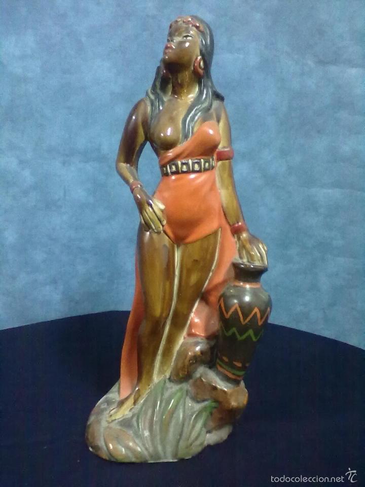 Vintage: MUJER ESCAYOLA CON SENO AL AIRE