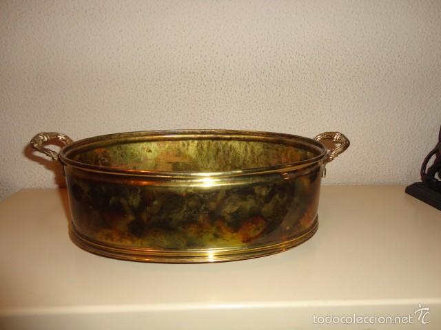 Vintage: Fuente de m&eacute;tal con asas lat&oacute;n bicolor medida 30 x 17 altura 9 cm.