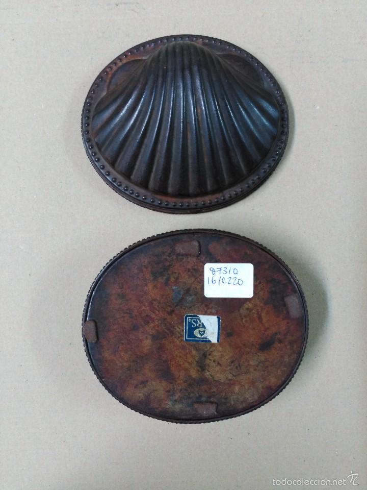 Vintage: Caja de hierro con forma de concha - Foto 9