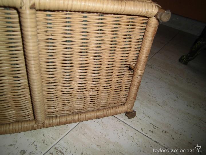 Vintage: ORIGINAL REVISTERO DE MIMBRE - Foto 11