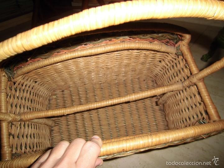 Vintage: ORIGINAL REVISTERO DE MIMBRE - Foto 12