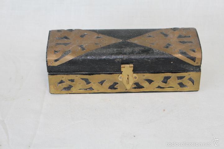 Vintage: caja joyero en madera y laton - Foto 1