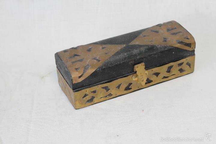 Vintage: caja joyero en madera y laton - Foto 2