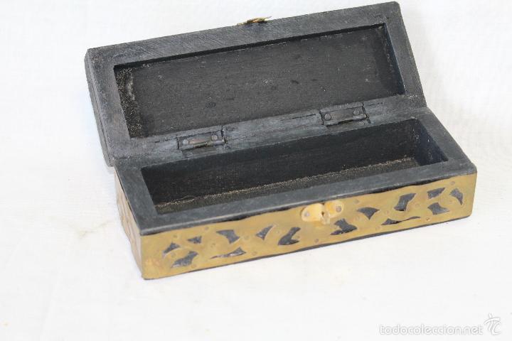Vintage: caja joyero en madera y laton - Foto 3