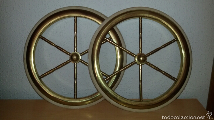 Vintage: Dos Ruedas de Bronce. - Foto 1