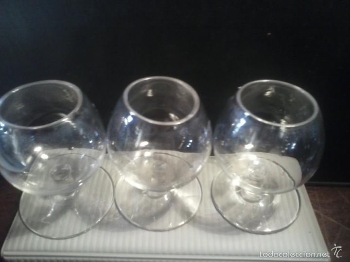 Vintage: LOTE DE 3 COPAS DE CO&Ntilde;AC MINI. - Foto 2