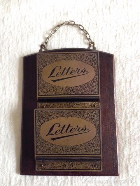 Vintage: Soporte de madera y lat&oacute;n para cartas - Foto 1