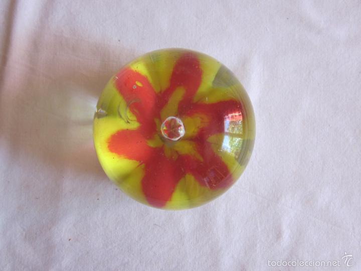 Vintage: Antiguo pisapapeles de cristal - Foto 2