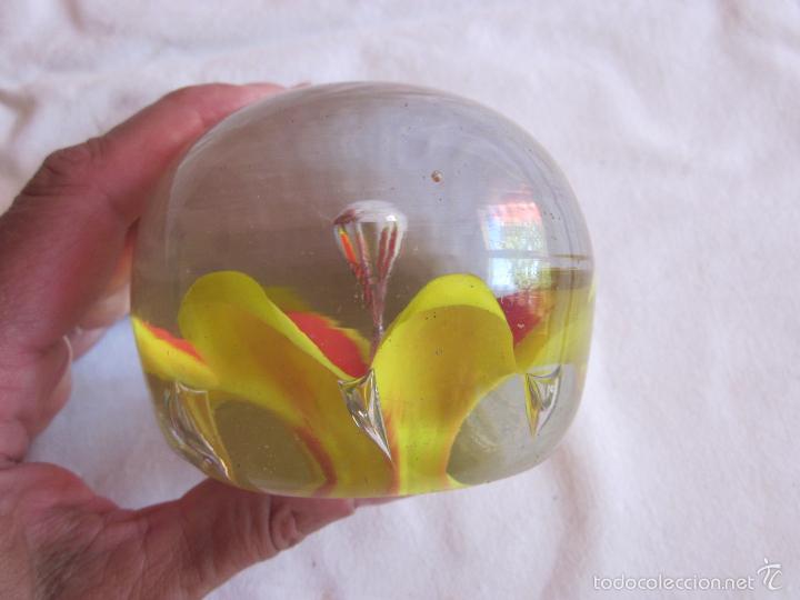 Vintage: Antiguo pisapapeles de cristal - Foto 4