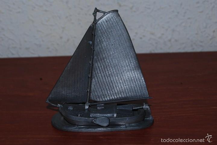 Vintage: PEQUE&Ntilde;O BARCO DE ESTA&Ntilde;O - ARTIL SPECIALS UTRECHT - BOEIER - HOLANDA - VELERO - YATE