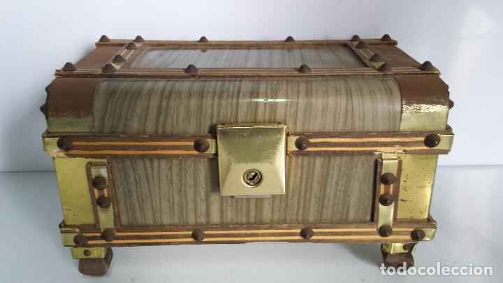 Vintage: ANTIGUO JOYERO MUSICAL EN FORMA DE BA&Uacute;L A&Ntilde;OS 50 - FUNCIONANDO - VER FOTOS