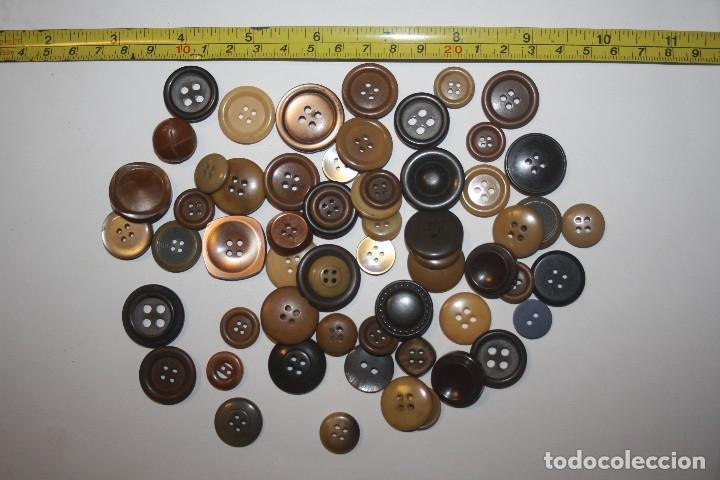 Vintage: Lote de botones tonos marrones - Foto 1
