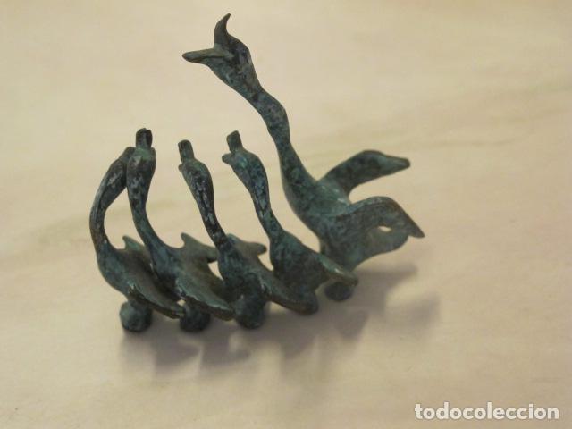 Vintage: Figura de oca con sus cr&iacute;as. - Foto 1