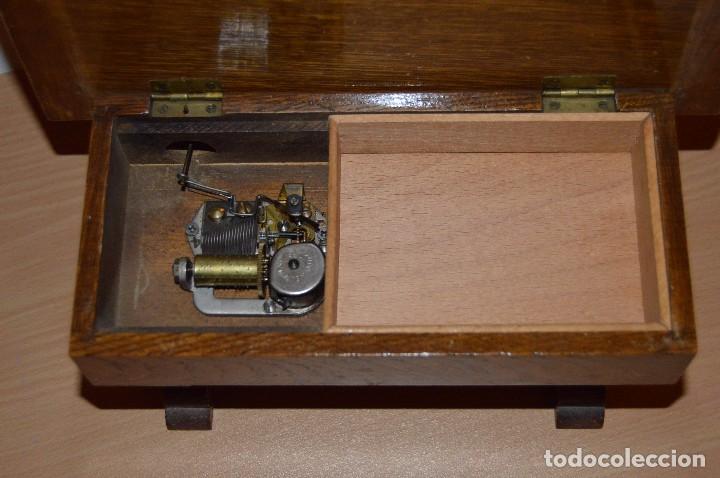 Vintage: Caja de madera en forma de mesa Peterson Dublin London - caja de musica Thorens - Vintage 1930 - Foto 8 - 65799594