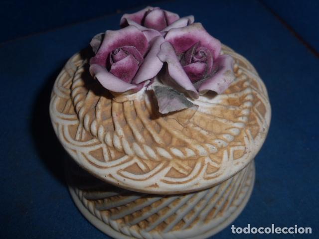 Vintage: JOYERO DE PORCELANA DE BISCUIT CON DECORACION FLORAL