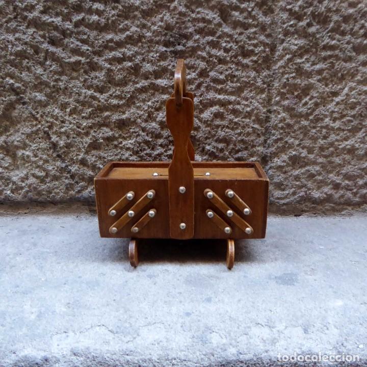 Vintage: Miniatura de hucha en forma de costurero - Foto 2