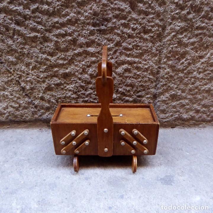 Vintage: Miniatura de hucha en forma de costurero - Foto 5