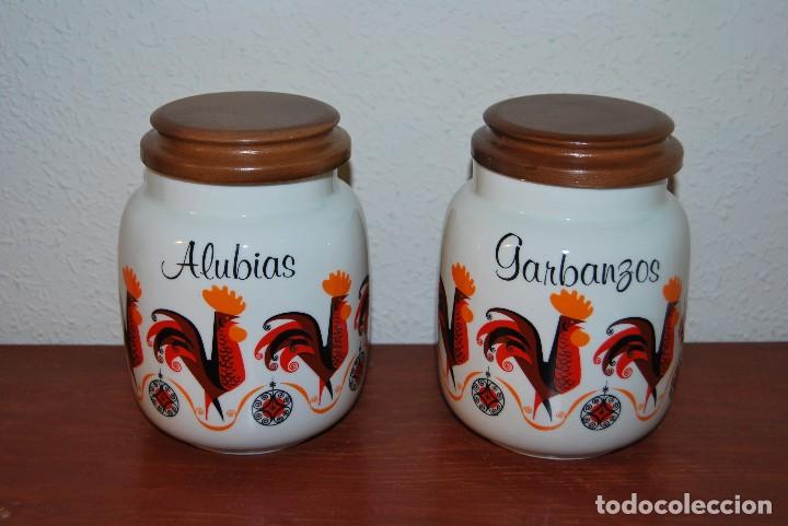 Vintage: PAREJA DE BOTES DE COCINA DE PORCELANA - ALUBIAS Y GARBANZOS - GALLO - BOTE - A&Ntilde;OS 60