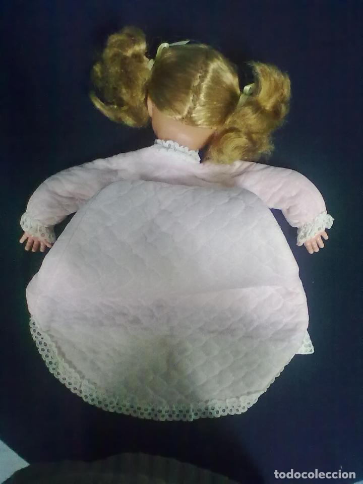 Vintage: MU&Ntilde;ECA SOBRE CAMA - Foto 3