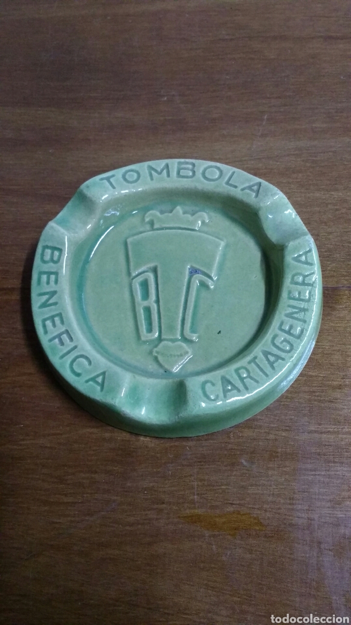 Vintage: Peque&ntilde;o cenicero cer&aacute;mico. T&oacute;mbola ben&eacute;fica Cartagena. 8 cms &Oslash;